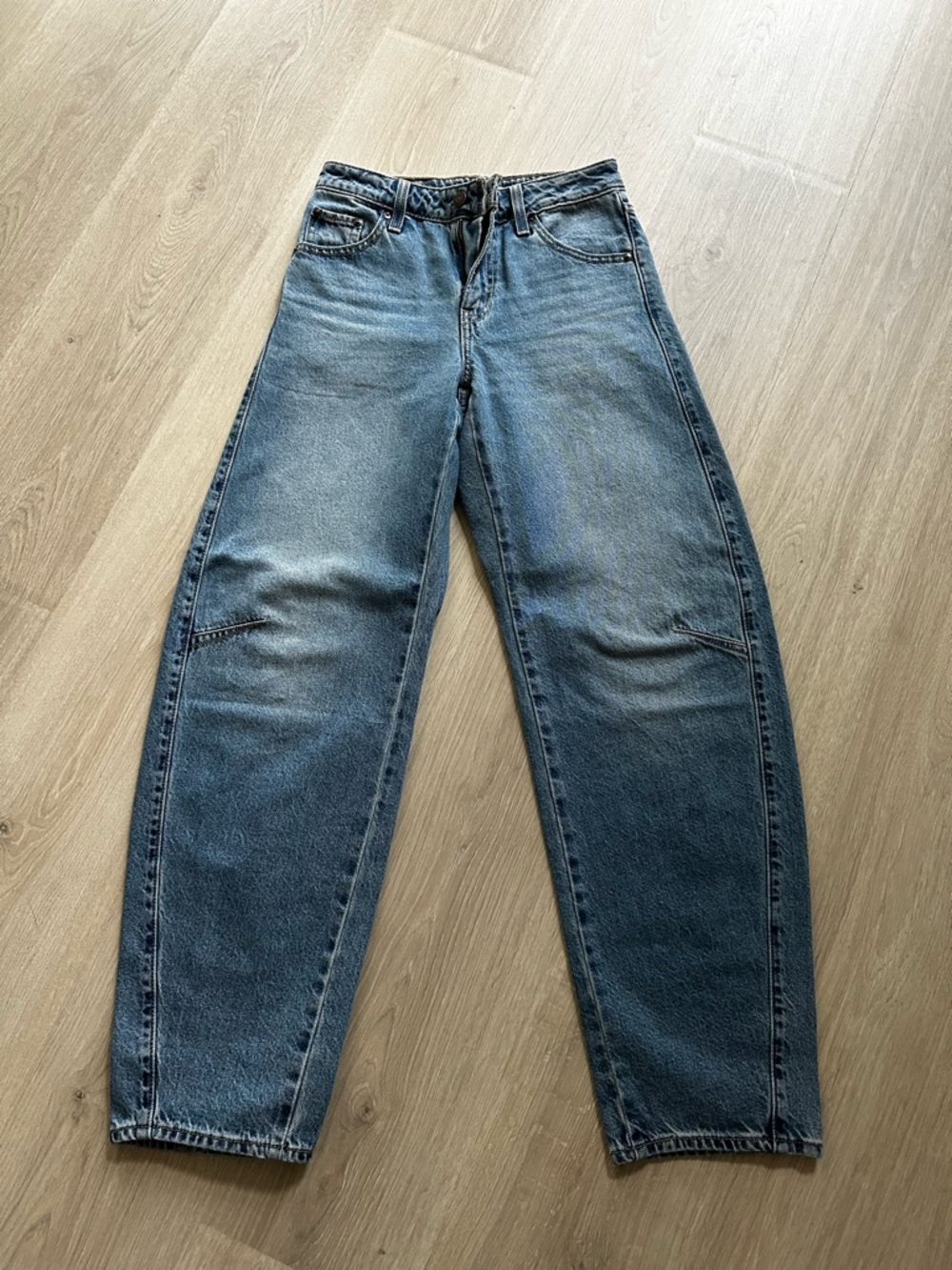 Levi’s Baggy Dad Barrell Jeans